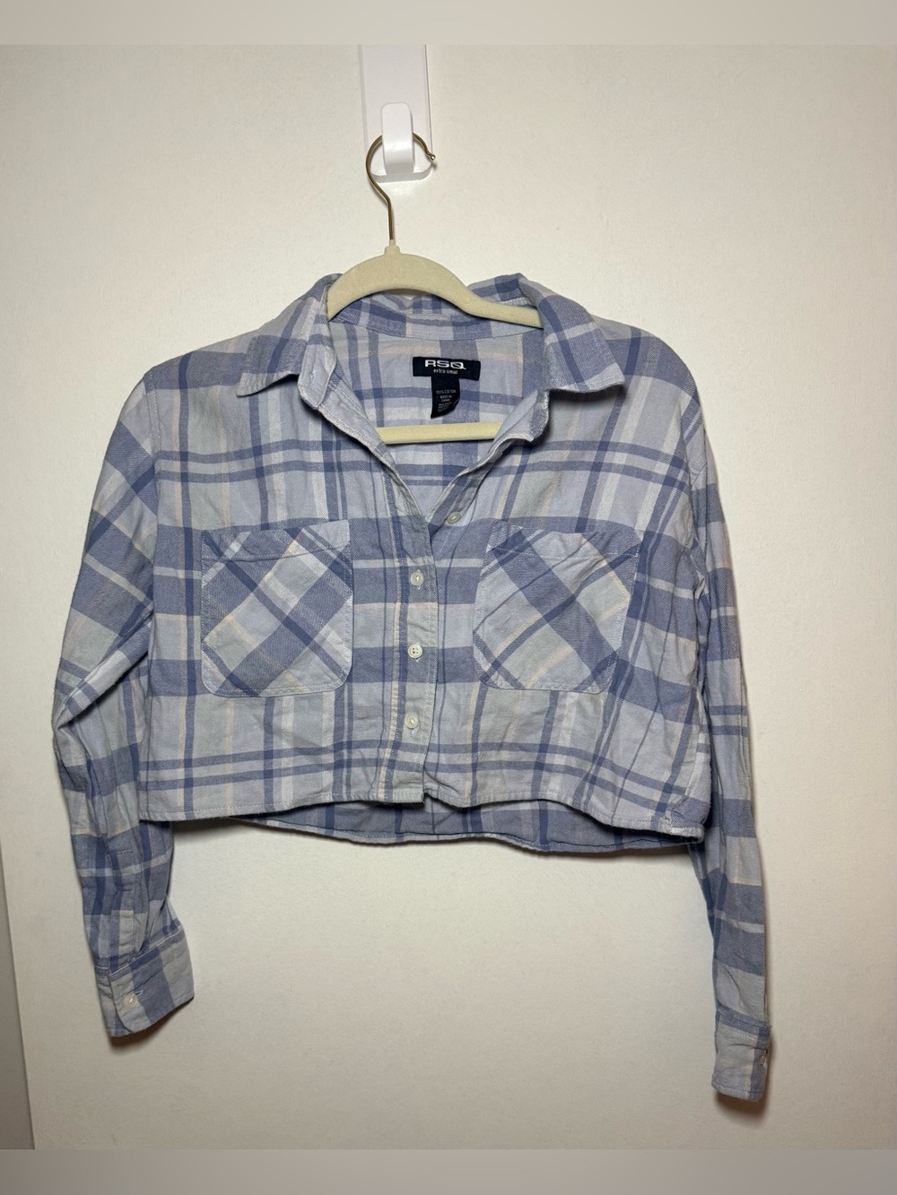 RSQ Women's XS Blue White Plaid Flannel Cropped Collared Button-Up Shirt